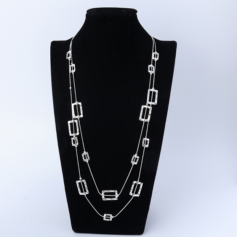 Layered Pendant Necklace Aesthetic - Collar largo con varias capas, con