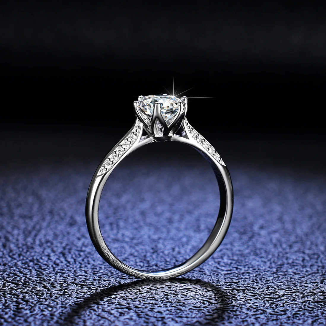 Anillo de compromiso Lumira de - Moissanite Engagement Ring 1 Carat reseña y precio