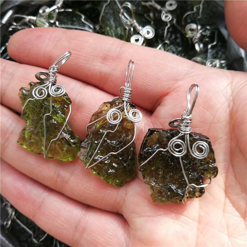 1 Uds gran oferta A ++ moldavi - Crystal Pendant Necklace Natural Stone reseña y precio