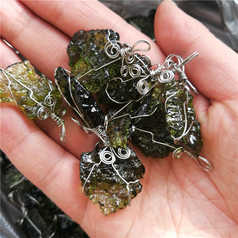 1 Uds gran oferta A ++ moldavi - Crystal Pendant Necklace Natural Stone reseña y precio